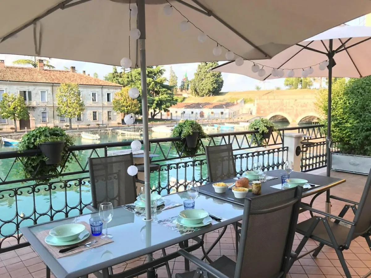 Fiori Sull'Acqua Apartments Peschiera del Garda Italy
