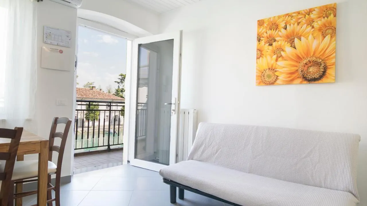 Fiori Sull'Acqua Apartments Peschiera del Garda Italy