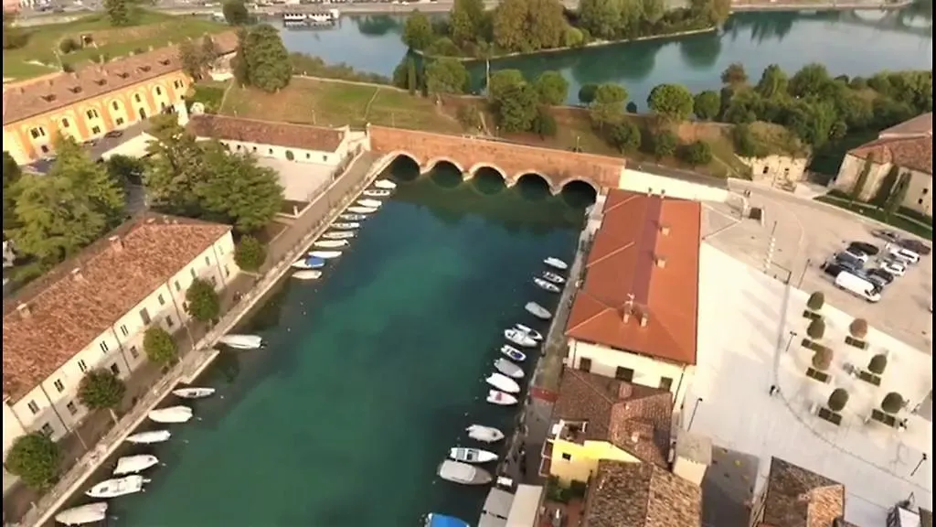 Fiori Sull'Acqua Apartments Peschiera del Garda Italy