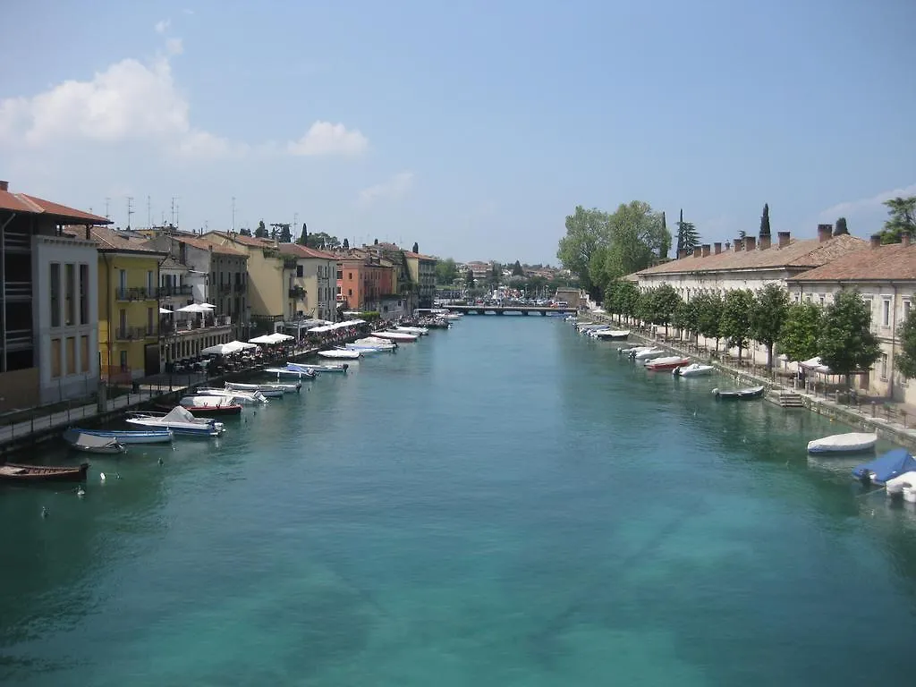 Fiori Sull'Acqua Apartments Peschiera del Garda Italy