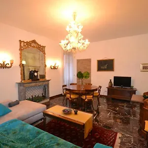 https://calle-marcello-o-pindemonte.hotelslidodijesolo.com