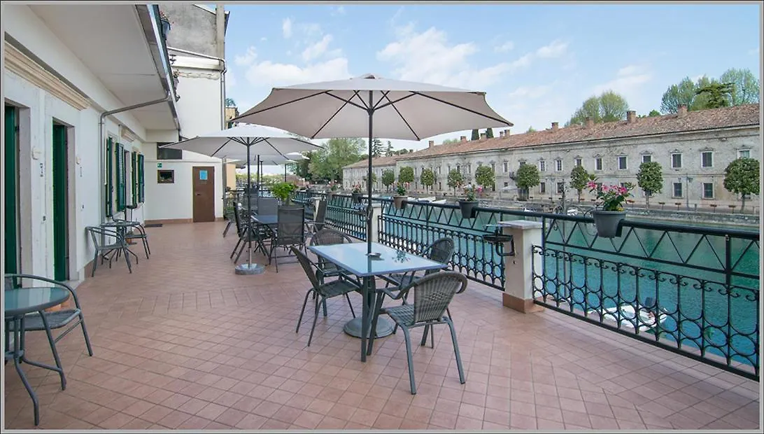 Fiori Sull'Acqua Apartments Peschiera del Garda Włochy